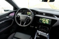 Magyar motortól gyorsabb az elektromos csúcs Audi 68