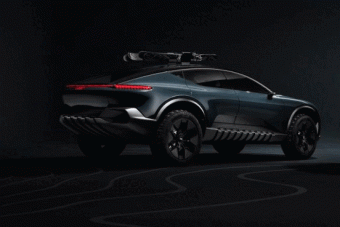 Platós luxuskupé, aminek átlátsz az orrán