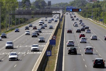Szuperszámítógép kezdte figyelni a magyar autósokat