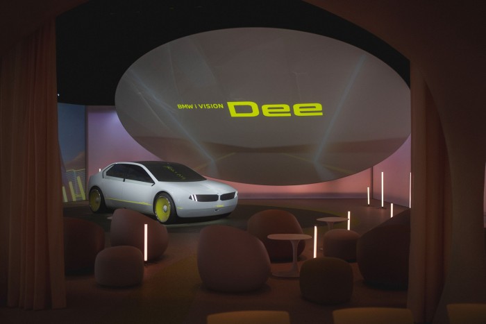 Beszól, pislog, nagyot vetít a legújabb BMW 8