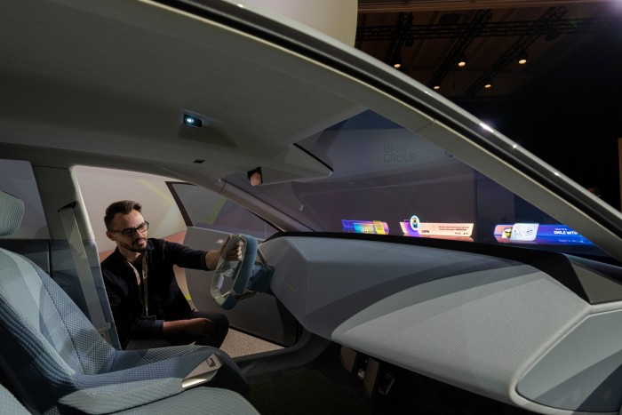 Beszól, pislog, nagyot vetít a legújabb BMW 9