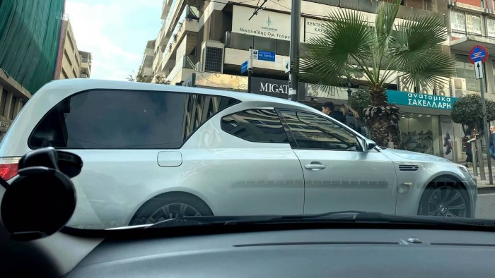 Ezzel a halottaskocsival hangos és gyors lehet az utolsó út 3