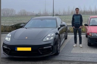 Nem hiszed el, milyen autót cserélt Porschéra egy holland férfi