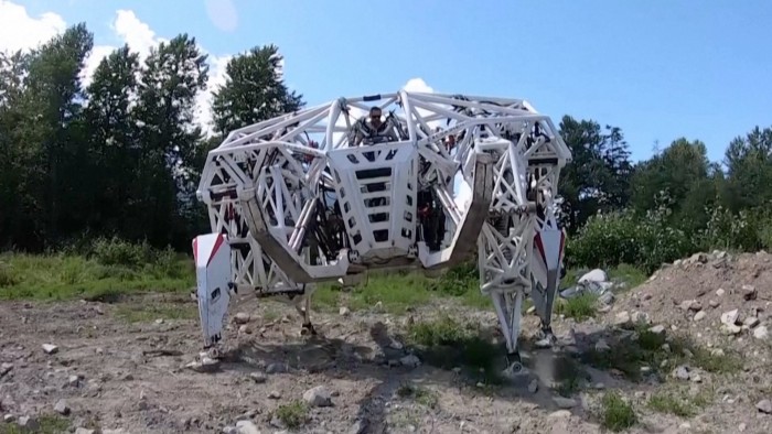 Óriásrobot lett kidobó egy Las Vegas-i sztriptízbárban 2