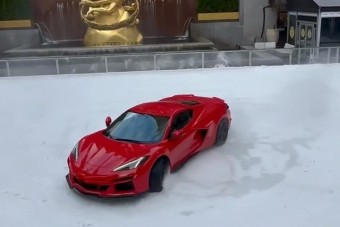 664 lóerővel „korcsolyáztak” a Rockefeller Center előtt