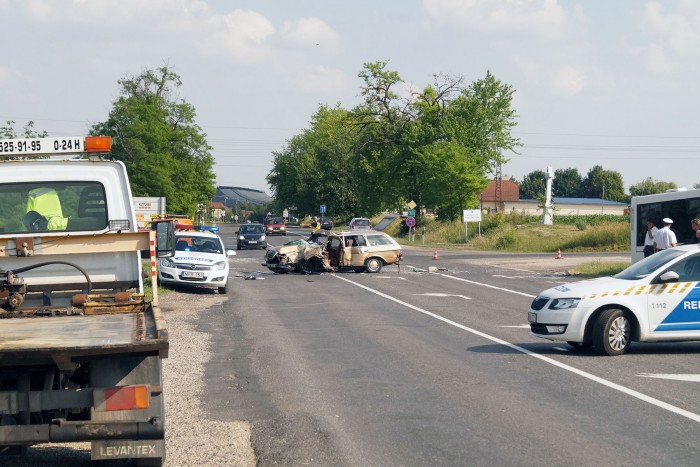 Tragédiák az autóban, keresztek az út mentén 12 Tragédiák az autóban, keresztek az út mentén 12