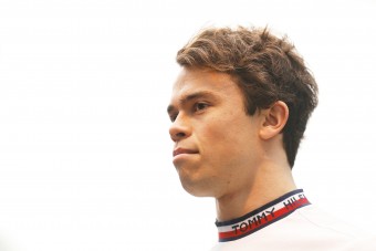 Bíróságon kezdi Forma-1-es pályafutását az újonc