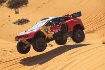Loeb 34 éves rekordot állított be a Dakaron
