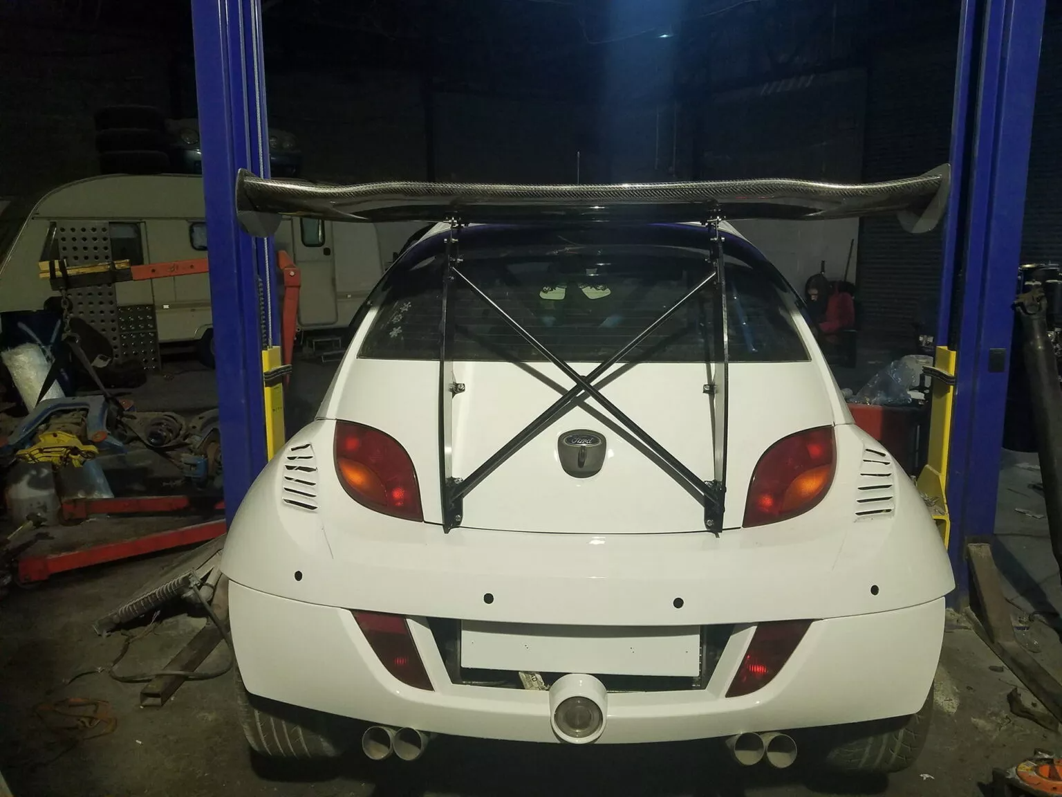 Frankenstein stílusban varrták össze ezt az apró Fordot 2 | Vezess Frankenstein stílusban varrták össze ezt az apró Fordot 2