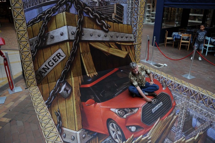 Félelmetesen élethűek ezek az aszfaltrajzok