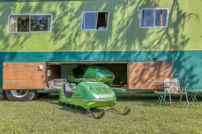 Ilyen a 70-es évekbeli luxus 12 keréken