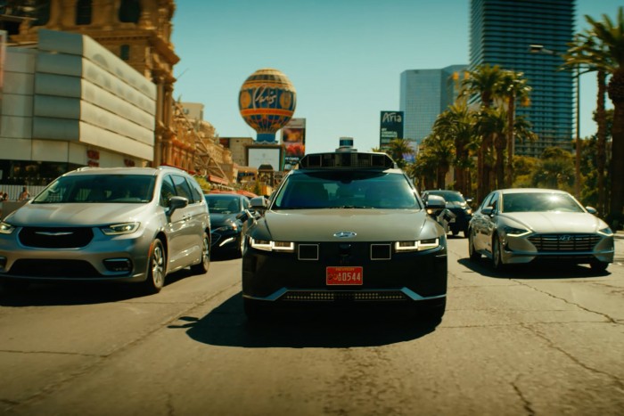 Entrega de taxi robotizado Hyundai Ioniq 5 2023