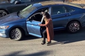 Ez a parkolás már annyira béna, hogy vélhetően kamu