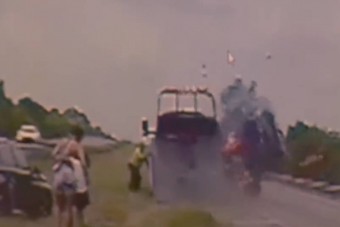 Tipikus Cobra 11-es kaszkadőrmutatványnak tűnik, de ez egy valódi baleset