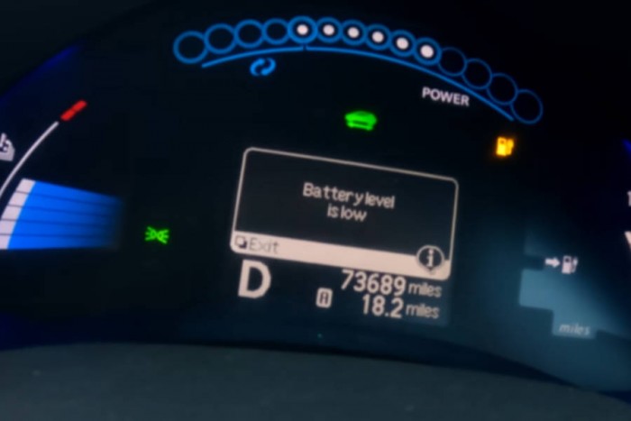 A padlógáz gyors halál egy 11 éves villanyautónak 1