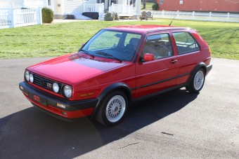 A licitelés hevében sikerült 30 millió felé vinni egy Golf II árát