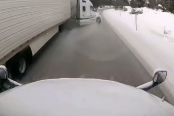 Őrültség volt előzni a nyergessel ilyen körülmények között