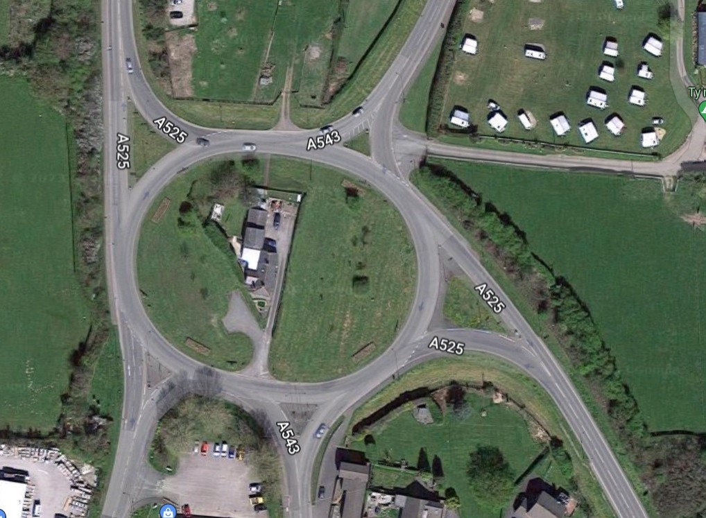 40 éve egy körforgalomban élnek, de nem hajlandóak elköltözni 1 | Vezess 40 éve egy körforgalomban élnek, de nem hajlandóak elköltözni 1