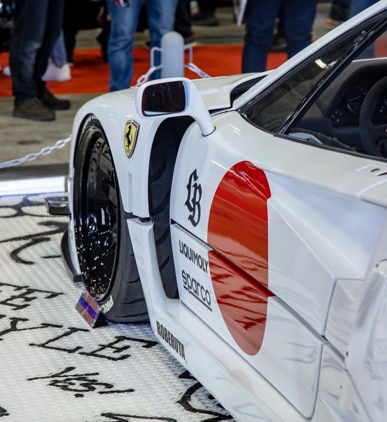 Elég megosztó, amit a Liberty Walk művelt ezzel a Ferrarival 7