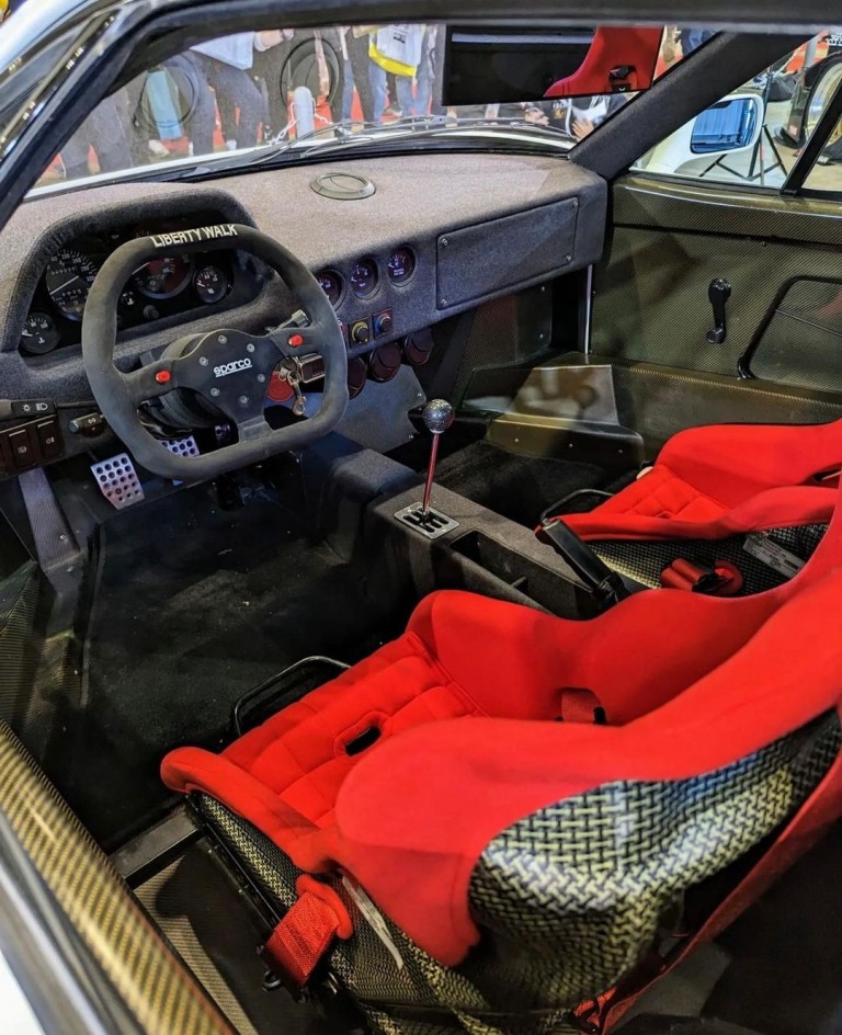 Elég megosztó, amit a Liberty Walk művelt ezzel a Ferrarival 8