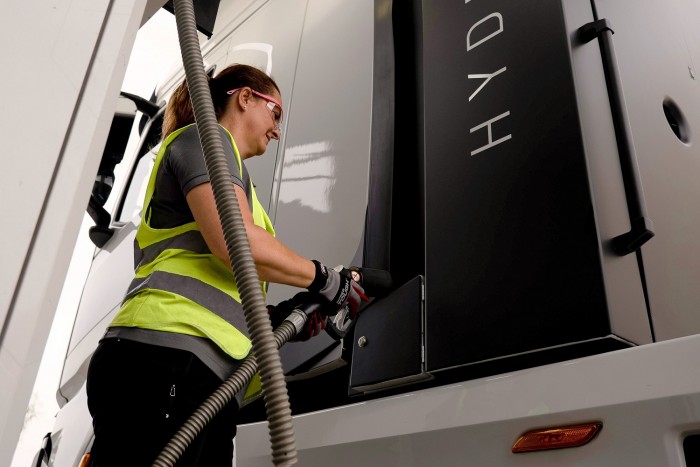 Így töltenék a jövő teherautóit 1 | Vezess Így töltenék a jövő teherautóit 1