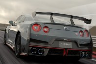 Civilizáltabb lett a Nissan GT-R 39