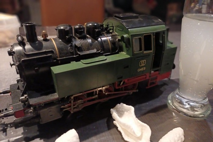 Kisvasúton érkeznek a fogások ebben a szegedi étteremben