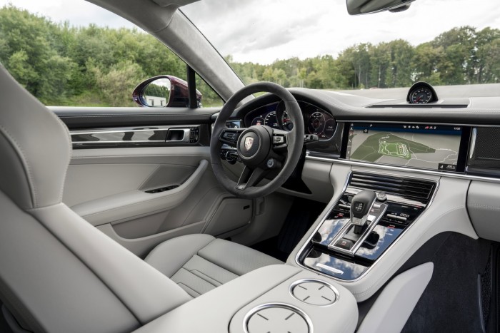 Nem hiszed el, milyen autót cserélt Porschéra egy holland férfi 2