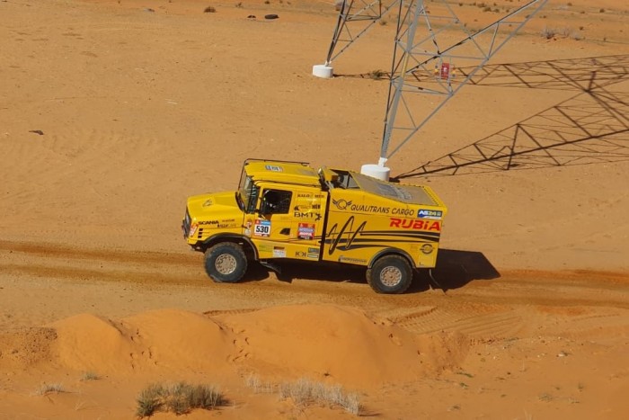 Loeb szakaszt nyert, botrány a Dakaron 1 | Vezess Loeb szakaszt nyert, botrány a Dakaron 1