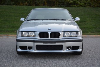 A gyönyör forrását rakták ennek a BMW-nek az orrába