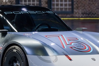 Újratervezte legelső autóját a Porsche