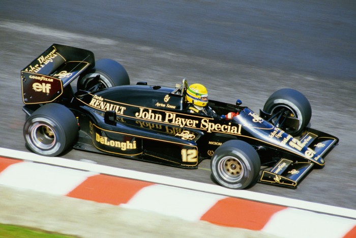 Nem véletlenül ennyire olcsó ez a Senna-autó 1 | Vezess Nem véletlenül ennyire olcsó ez a Senna-autó 1