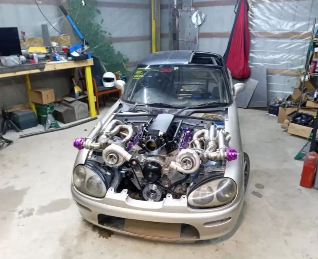 Csúnyán megerőszakolták ennek a Suzukinak a motorterét 1