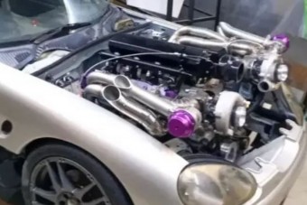 Csúnyán megerőszakolták ennek a Suzukinak a motorterét