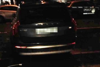 Békásmegyeren úgy töltöttek villanyautót az esőben, hogy a közteresek is csak pislogtak