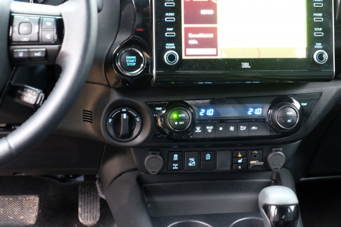 A fél világ nem tévedhet – Toyota Hilux teszt 92 A fél világ nem tévedhet – Toyota Hilux teszt 92
