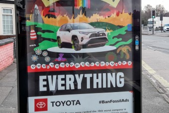 Betiltatnák az autóreklámokat a klímavédők