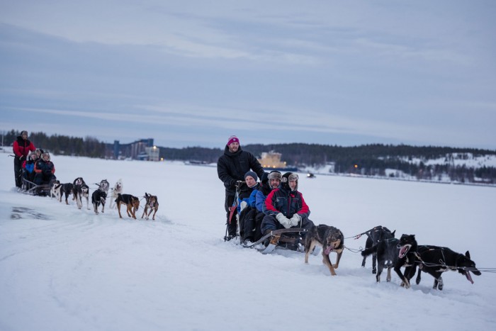 Jégre tettünk egy új Toyotát 12