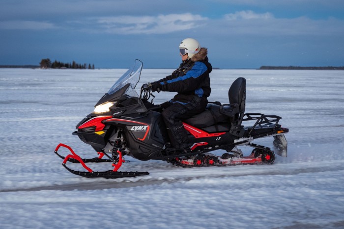 Jégre tettünk egy új Toyotát 13