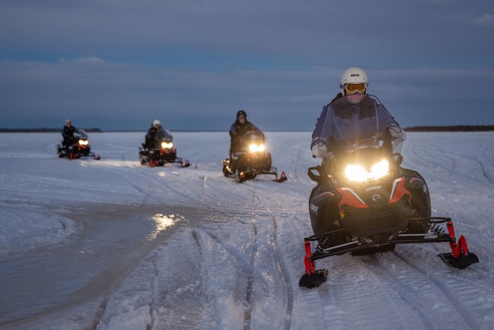 Jégre tettünk egy új Toyotát 14
