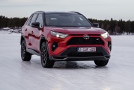 Robbanás miatt nem készül az egyik legnépszerűbb Toyota 6 Robbanás miatt nem készül az egyik legnépszerűbb Toyota 6