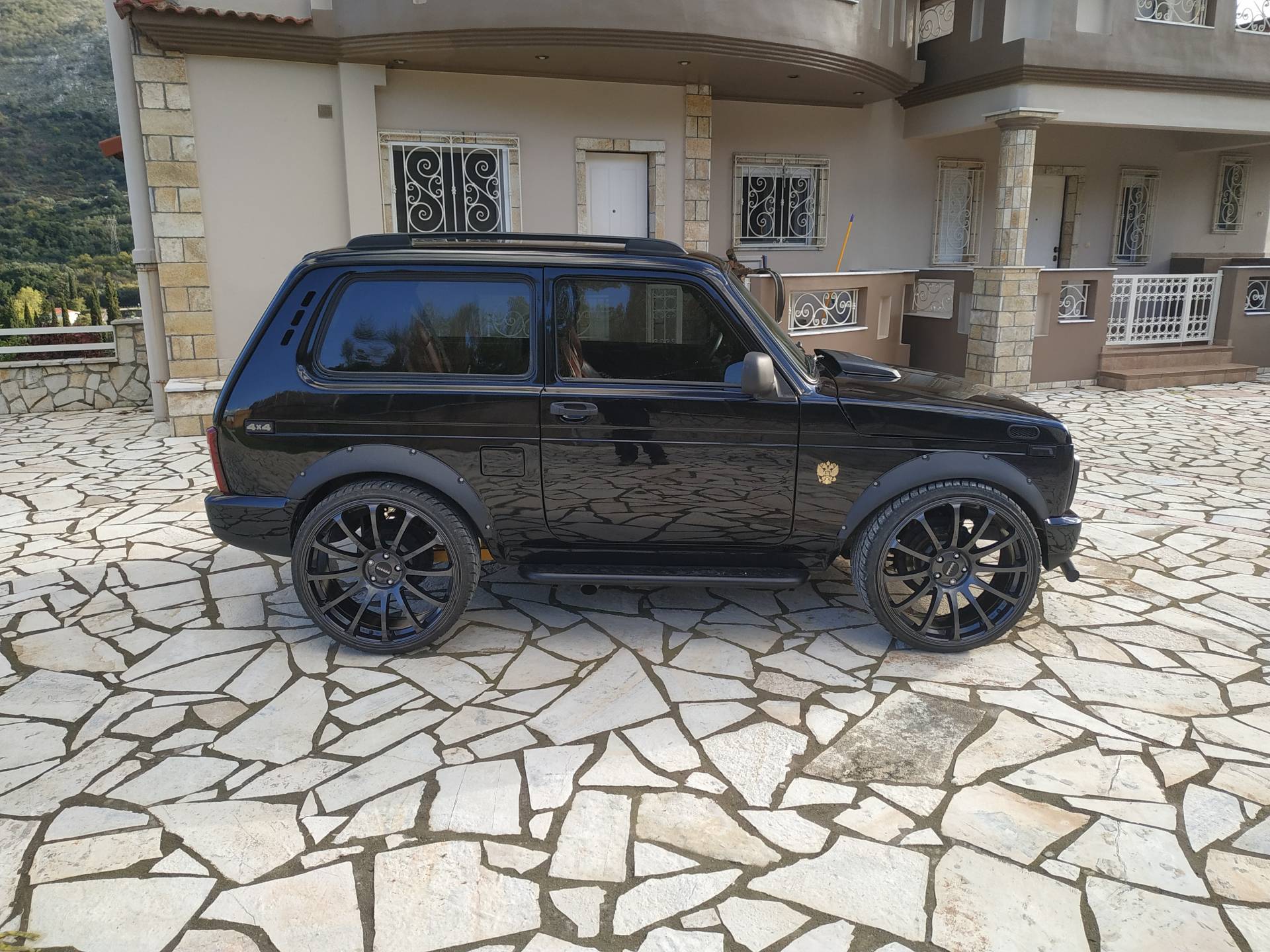 Szia, Uram! 300 lóerős Lada Niva, 22 colos kerekekkel érdekel? 2 | Vezess Szia, Uram! 300 lóerős Lada Niva, 22 colos kerekekkel érdekel? 2