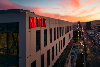 Álomfizetésért keres légiutas-kísérőt a Netflix