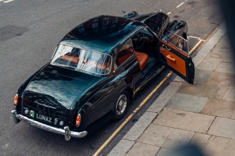 Kibelezték a világ egyik legritkább autóját