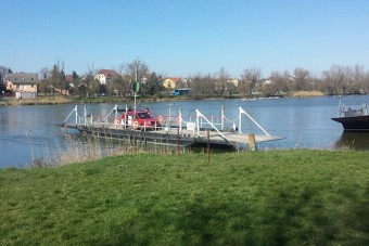 Hónapokra leáll egy autós kompjárat Budapesten