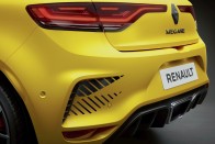 Limitált szériával búcsúzik a legsportosabb Renault 33