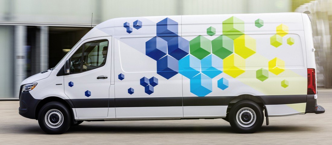 500 kilométeres, négytonnás villanyfurgon a Mercedestől