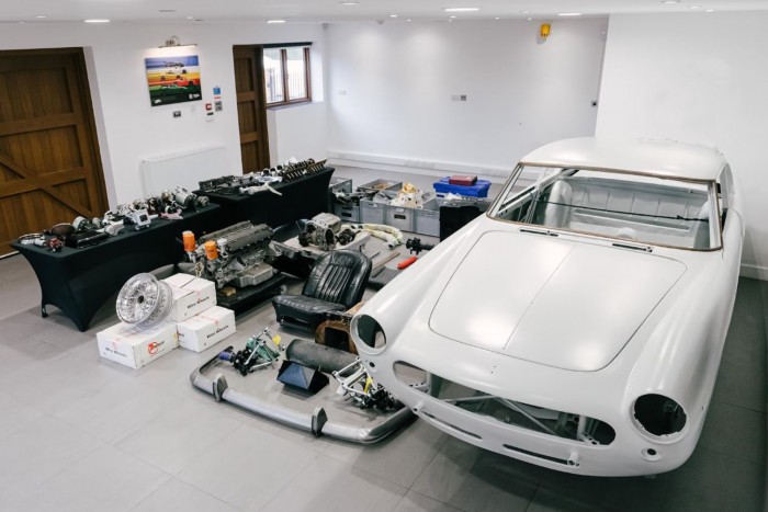 Ferrari-kirakós szigorúan felnőtteknek