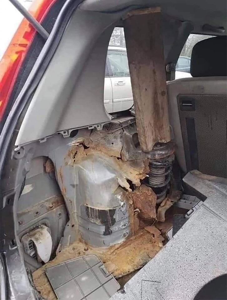 14 friss fotó a sírva röhögős tákolások világából 1