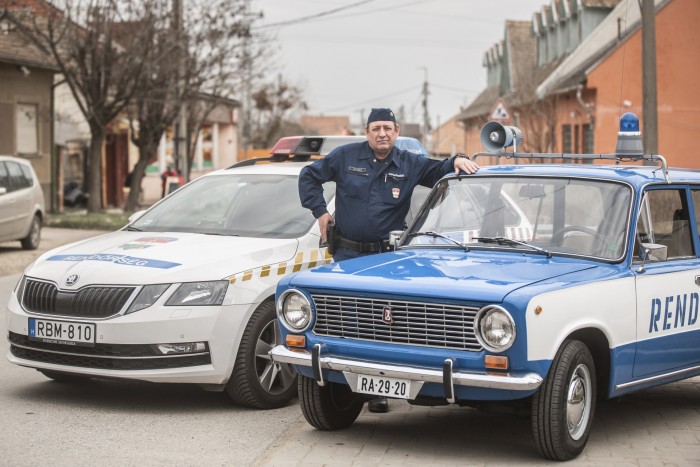 Lada rendőrautóval indult az utolsó szolgálatra László 1